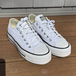 Women’s white platform low top converse (Size 6)